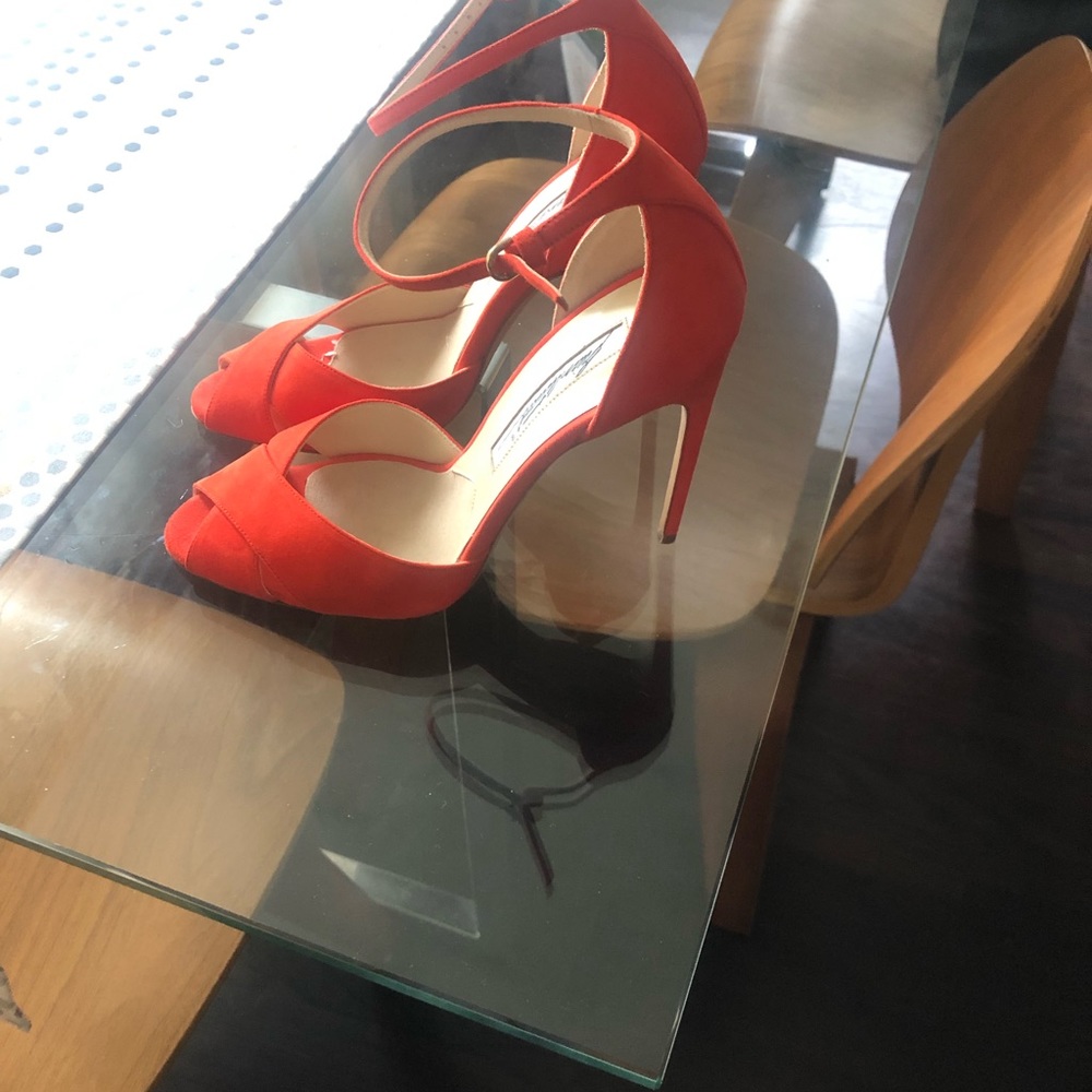 Brand New Brian Atwood Orange Suede Pump - Picture 4 of 5